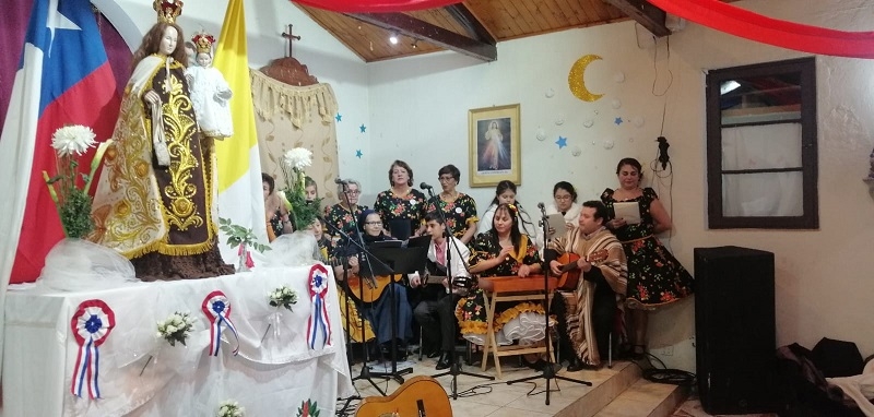 Linares:Exitosa Cantata a la Virgen del Carmen en Capilla de Población 18 de Septiembre