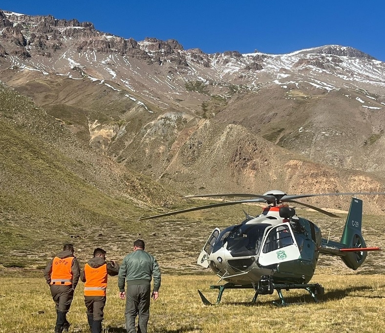 GOPE Maule encontró en buenas condiciones a arrieros extraviados en la zona cordillerana de San Clemente