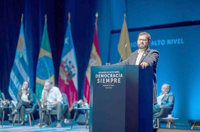  Diputado Roberto Celedón valora Cumbre Democracia Siempre y el liderazgo de Chile en la región