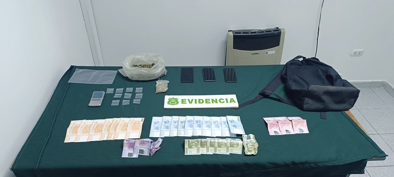 Carabineros detuvo a 2 sujetos por microtráfico y amenazas en Talca