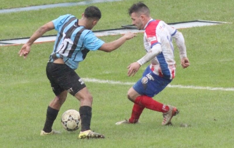 Ni la lluvia los detiene: Albirrojos golearon a Rancagua Sur en un partido que se jugó en un verdadero diluvio 