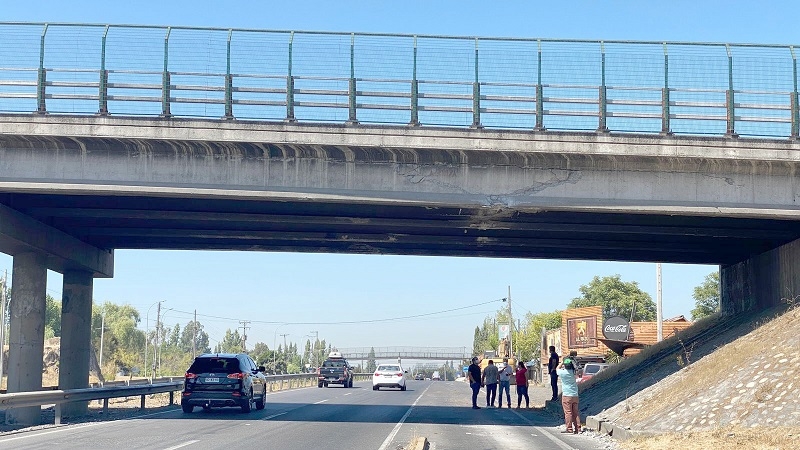 Paso superior Bobadilla permanecerá cerrado hasta conocer dimensión de la falla estructural