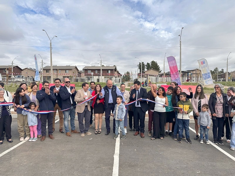 76 Familias Vulnerables de Talca reciben las llaves de sus nuevos hogares en emotiva ceremonia 