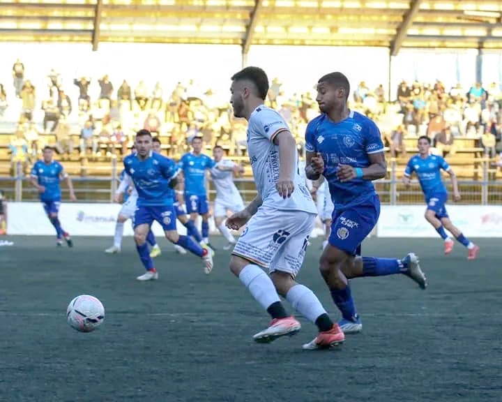 Albirrojos tras la igualdad ante Osorno bajaron al segundo lugar, pero siguen en zona de ascenso 