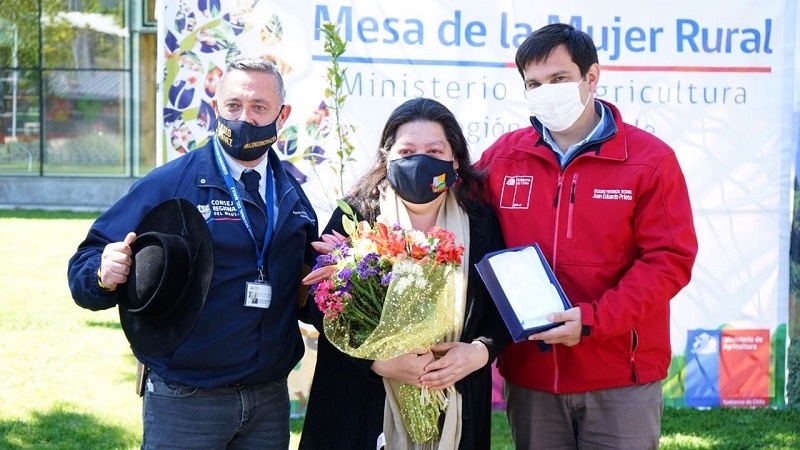 Autoridades reconocieron rol de productoras maulinas en el Día de la Mujer Rural