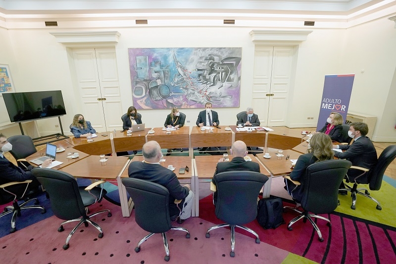 Académicos UTalca integran Mesa de Trabajo sobre  salud bucal para adultos mayores