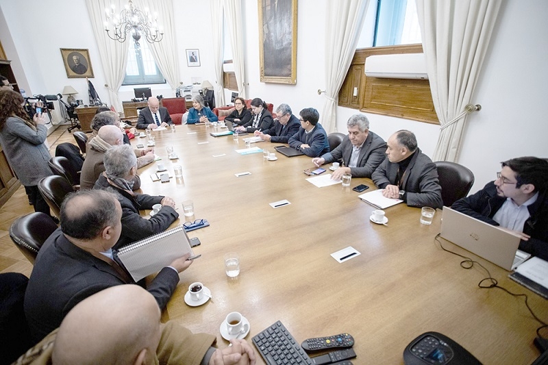 Gobierno, municipios y Ufemuch acuerdan subsanar problemáticas con implementación de Ley Karin