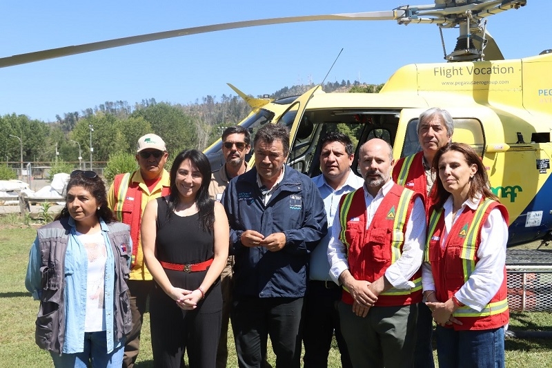 Ministro Valenzuela enfatiza que “no hay que dormirse en los laureles” ante altas temperaturas y amenaza de incendios forestales