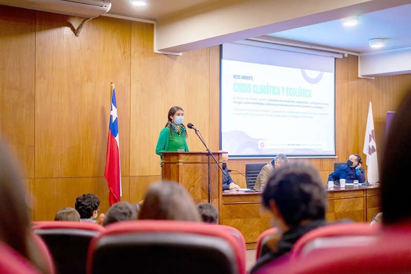 Presidenta de la Convención destacó rol de las universidades estatales en proceso constituyente