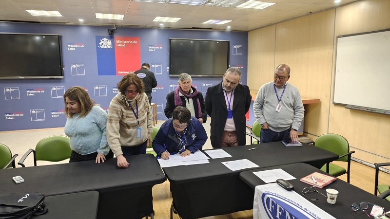 Gremios de la Salud y MINSAL firman acuerdo para la participación integral y transversal de trabajadores en reforma al sector