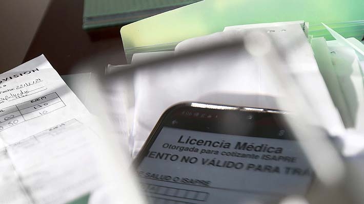 Informe de Contraloría: Minsal afirma que en 2024 inició sumarios a médicos acusados por fraude