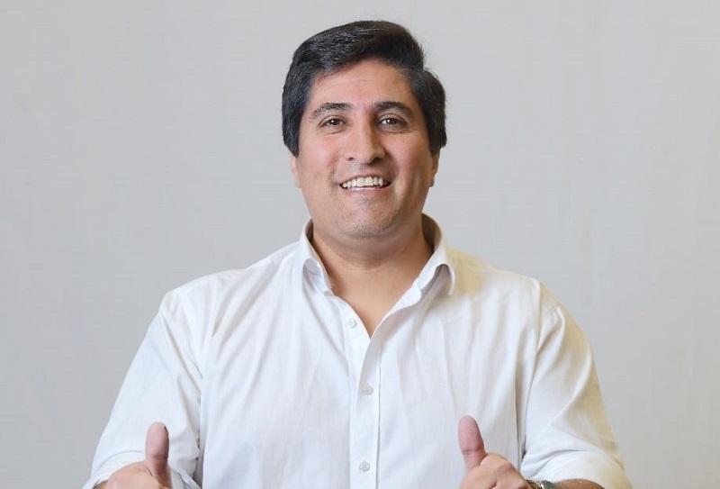 Robinson Flores oficializa su candidatura a diputado por el Distrito 18