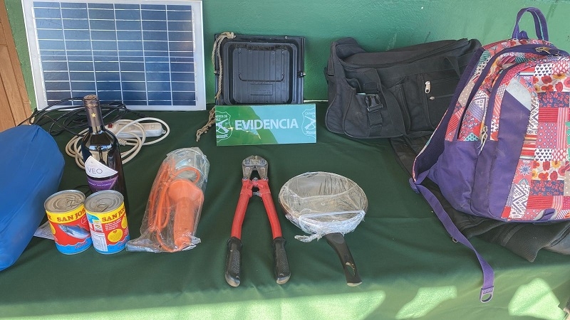 San Javier: Carabineros de Nirivilo detuvo a un hombre y una mujer por robo de especies desde un domicilio.