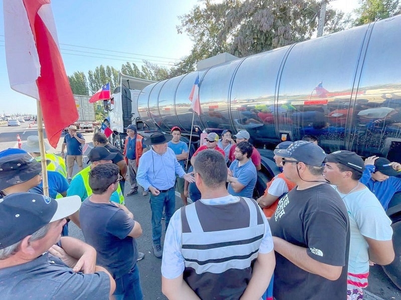 Alcalde de Longaví y paro de camioneros: “Este es un movimiento de transportistas que se convierte en un movimiento ciudadano”