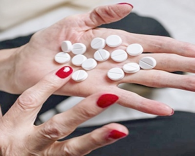 LA INQUIETANTE POLIFARMACIA EN EL ADULTO MAYOR