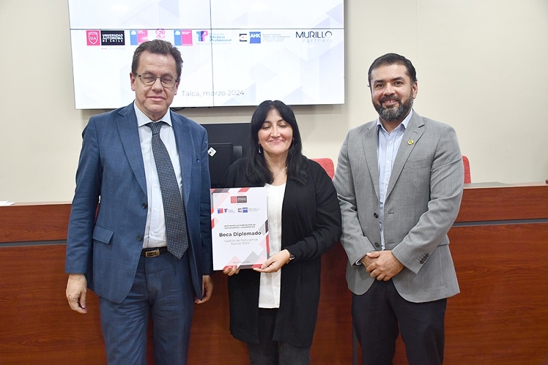 U. Autónoma firma convenio de colaboración con Seremi de Educación de la región del Maule