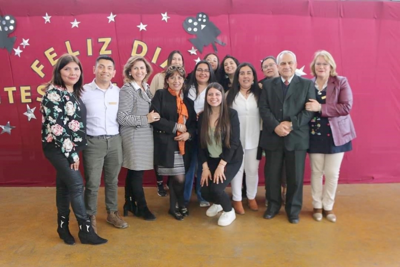 Colegio Margot Loyola de Linares celebró Día del Asistente de Educación