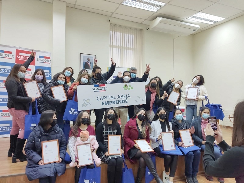 Centro de Negocios de Linares apoyó formalización de beneficiarias del Fondo Capital Abeja Sercotec 
