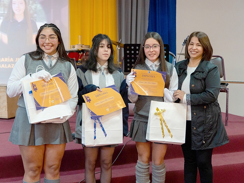  Liceo  Claudina Urrutia de Cauquenes festeja 124 años de historia