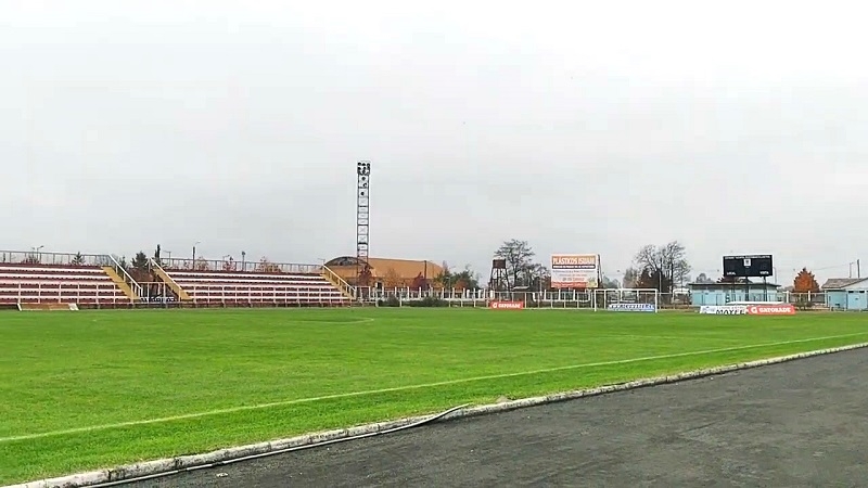 Consejeros regionales coinciden en la necesidad de mejorar el Estadio de Linares