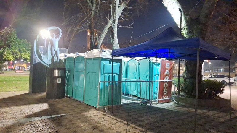 Linares: condenan inicial instalación de baños químicos en Memorial de Detenidos Desaparecidos
