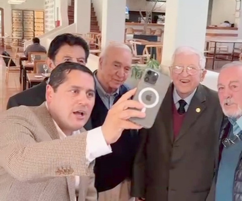 EX ALCALDES DE LINARES SE REÚNEN EN MES ANIVERSARIO DE LA CIUDAD.-
