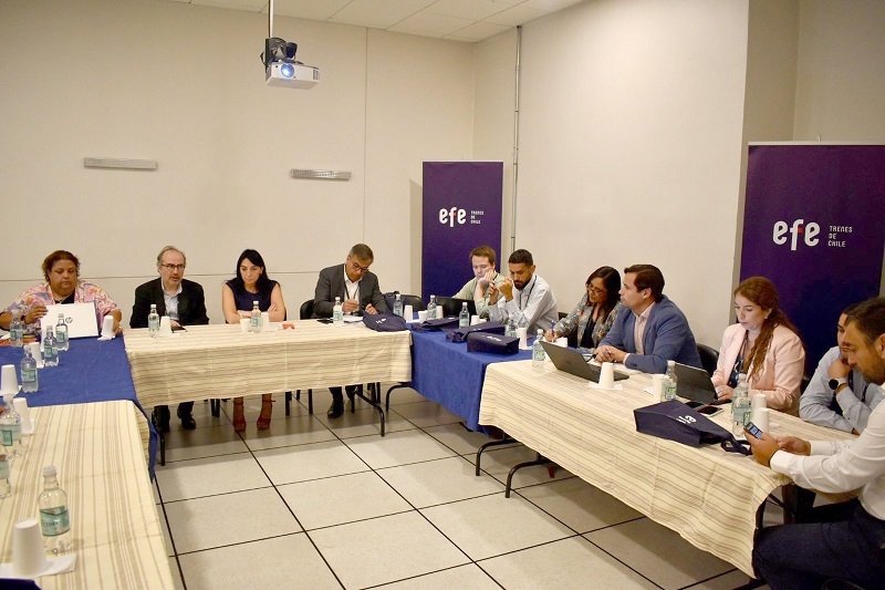 Autoridades regionales se reúnen con EFE para solicitar más trenes para el Maule 