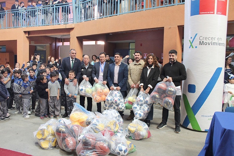 En Curepto fue el lanzamiento y firma de convenio de Escuelas Modelo del programa Crecer en Movimiento del Mindep-IND