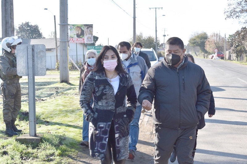 Gobernadora Regional del Maule se reúne con vecinos de San Antonio en Linares