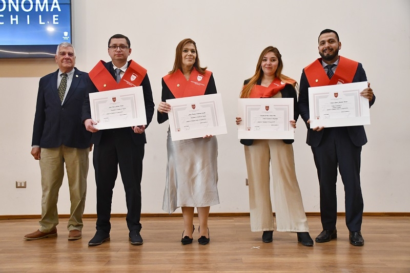 Egresan especialistas médicos para servir al Sistema de Salud de la Región del Maule 