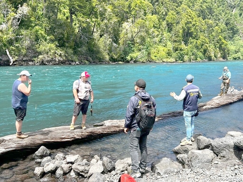 Sernapesca anuncia que se cerró la temporada de pesca recreativa para salmónidos en aguas continentales  
