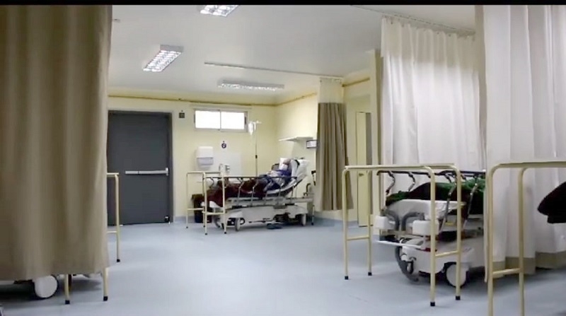 Directora del Servicio de Salud del Maule recorrió el hospital de Linares para constatar el trabajo de la Campaña de Invierno 