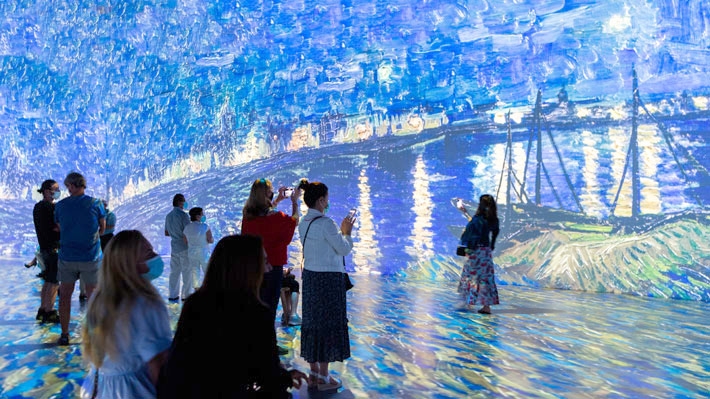 Llega a Chile "Beyond Van Gogh": La exitosa experiencia que sumerge en la obra del célebre artista