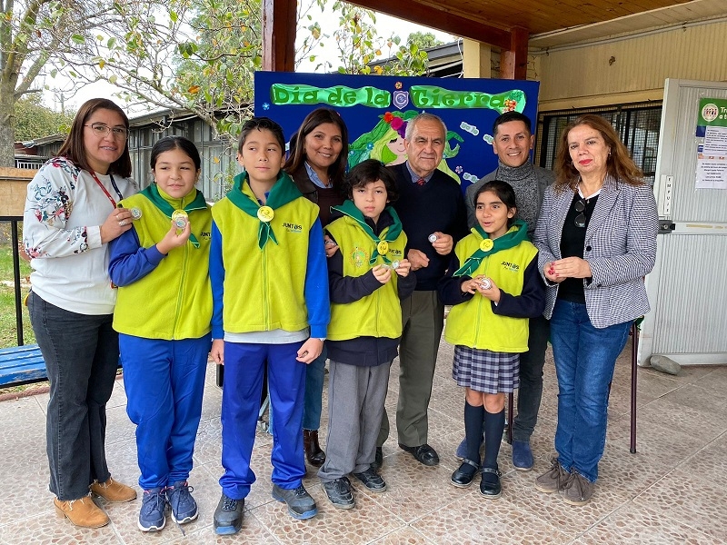 Colegio Margot Loyola de Linares resaltó el Día de la Tierra