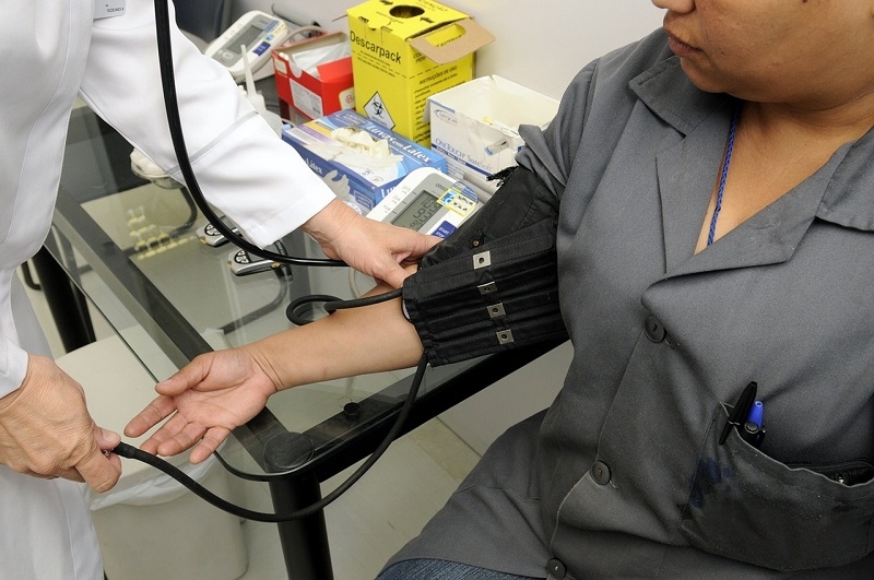 Nueva ley contempla derivar a pacientes no Ges a la red privada de salud cuando se incumplan tiempos de atención