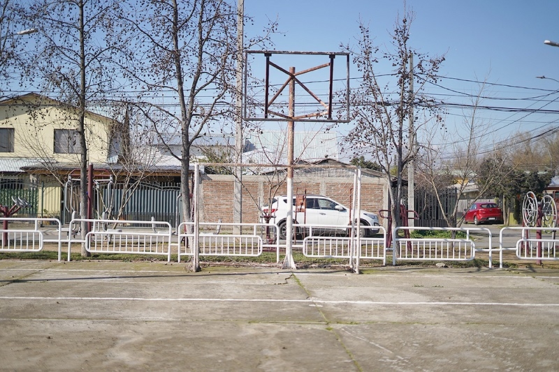 Bienes Nacionales Maule entrega terreno para renovar multicancha en emblemática Población Emilio Gidi
