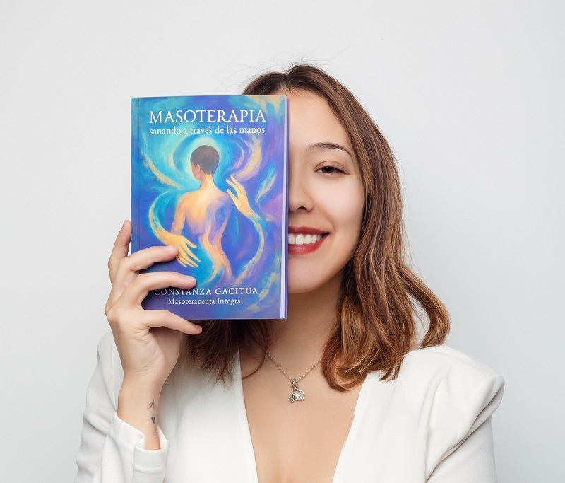 Maulina Constanza Gacitúa lanza su primer libro: “Sanando a través de las manos”
