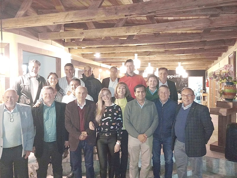 TURISMO AL DIA Cena de Confraternización en el Hotel Euro Charles Corona Encuentro Binacional de Cámaras de Comercio