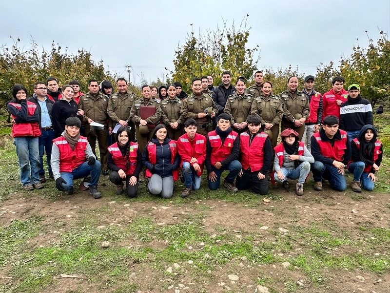 Yerbas Buenas: Carabineros son homenajeados por Liceo Bicentenario Agrícola Marta Martínez Cruz
