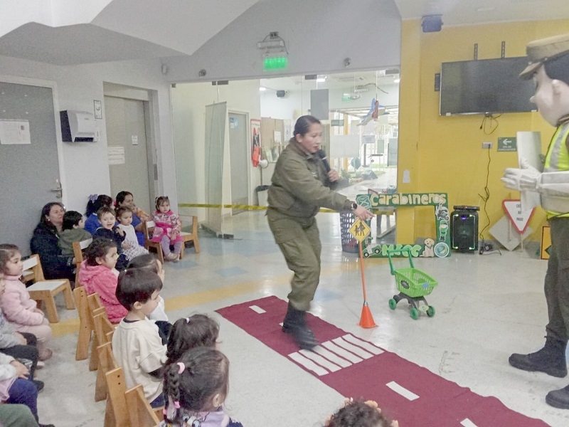 Linares: Carabineros educa a los niños del jardín “Semillitas del Valle” sobre prevención.