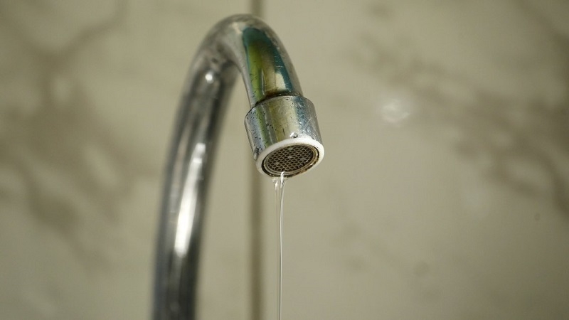 Cuentas del agua: Empresas estiman que algunos morosos deberían estar al día "por su ubicación"