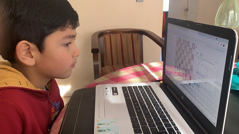 Ajedrecistas escolares juegan su última chance en torneo regional a distancia