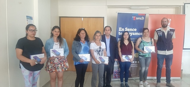 A través de curso SENCE:  En Linares 63 mujeres recibieron tablet para capacitarse digitalmente