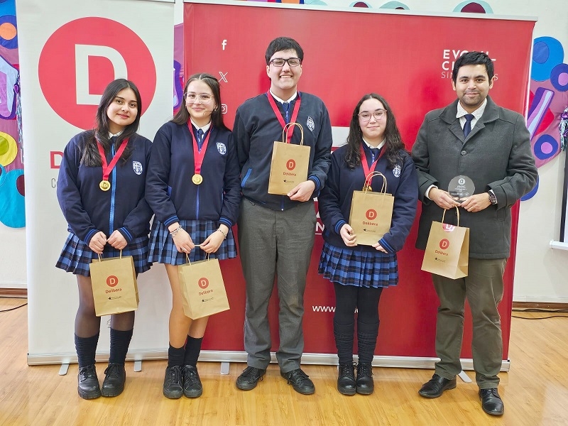 Equipo del Colegio San Miguel Arcángel de Linares ganó la final del Torneo Delibera 2024 en la Región del Maule