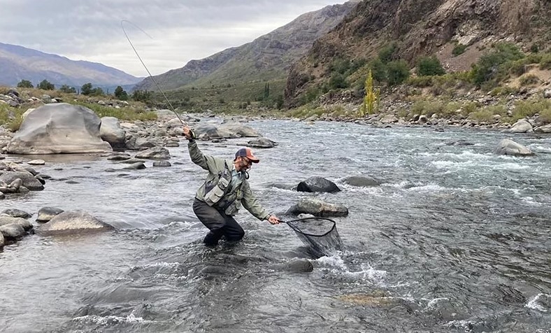 La Pesca Responsable Regresa al Río Ancoa: Dragonfly Linares organiza la séptima fecha de la Liga Nacional