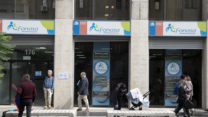 Fracaso en licitación del seguro complementario: Fonasa prepara otro proceso y no descarta contratación directa
