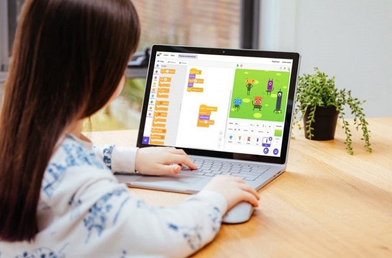  "Yo Programo": Escolares de todo Chile aprenden a programar creando sus propios videojuegos