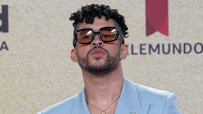 Fanáticos de Bad Bunny claman por tercer concierto en Chile y piden que venta de tickets sea con rutificador