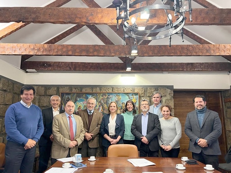 Importante Centro Oncológico visitó la UCM y proyecta trabajo conjunto