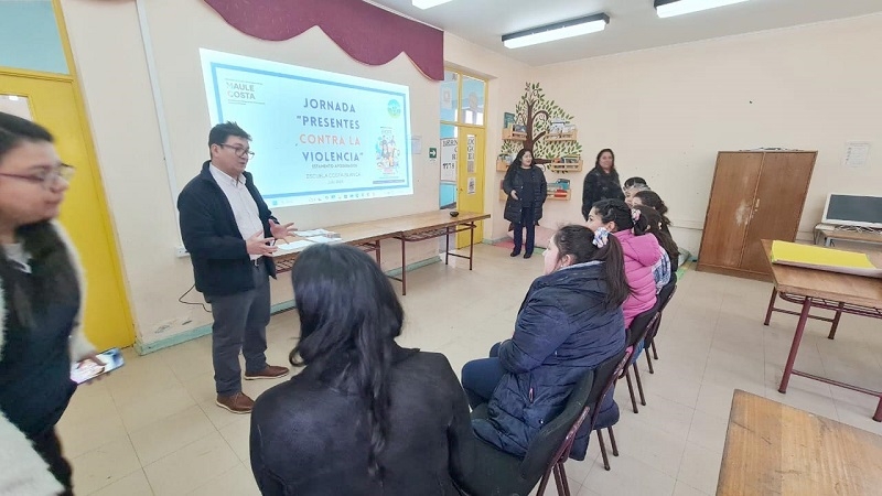 420 establecimientos se unen en Jornada Presentes Contra la Violencia en Maule